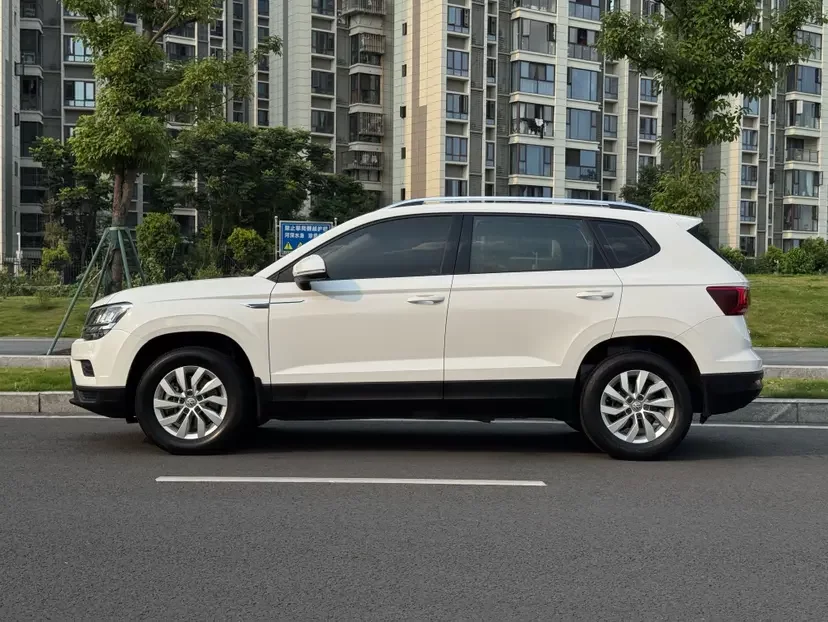 Volkswagen Tharu