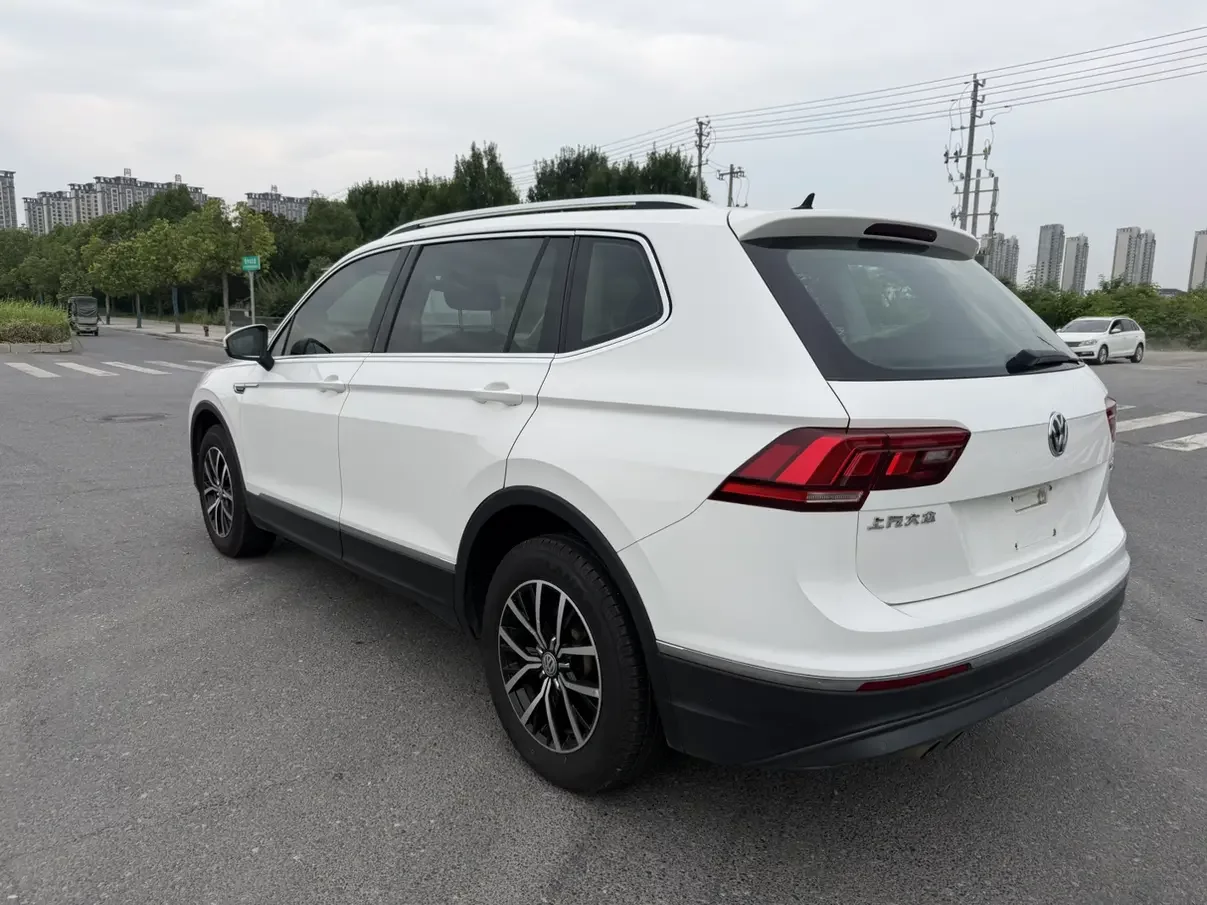Volkswagen Tiguan L