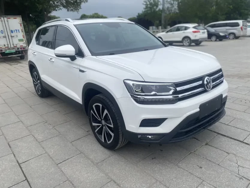 Volkswagen Tharu