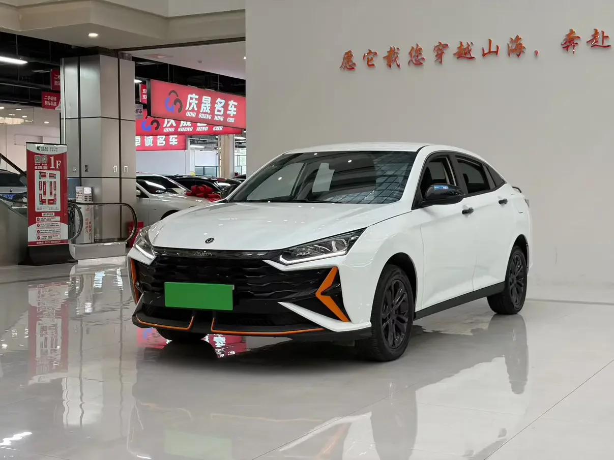 Dongfeng Yixuan  из Китая
