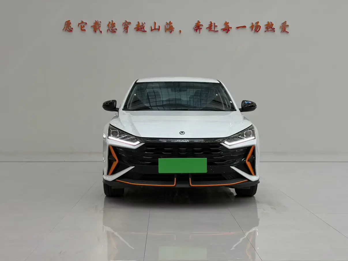 Dongfeng Yixuan  из Китая