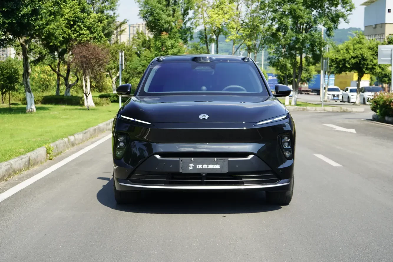 NIO ES8