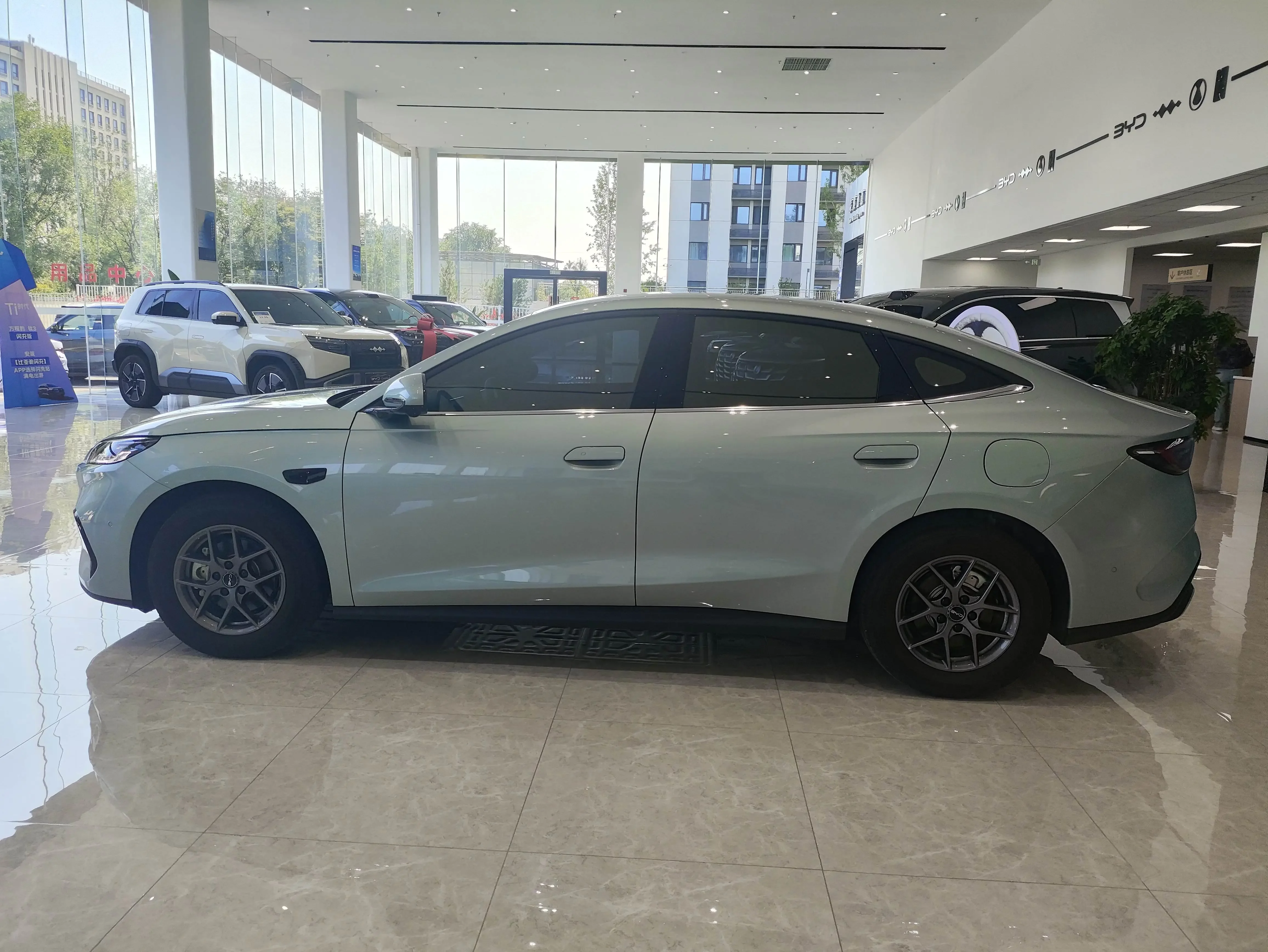BYD Seal 06DM