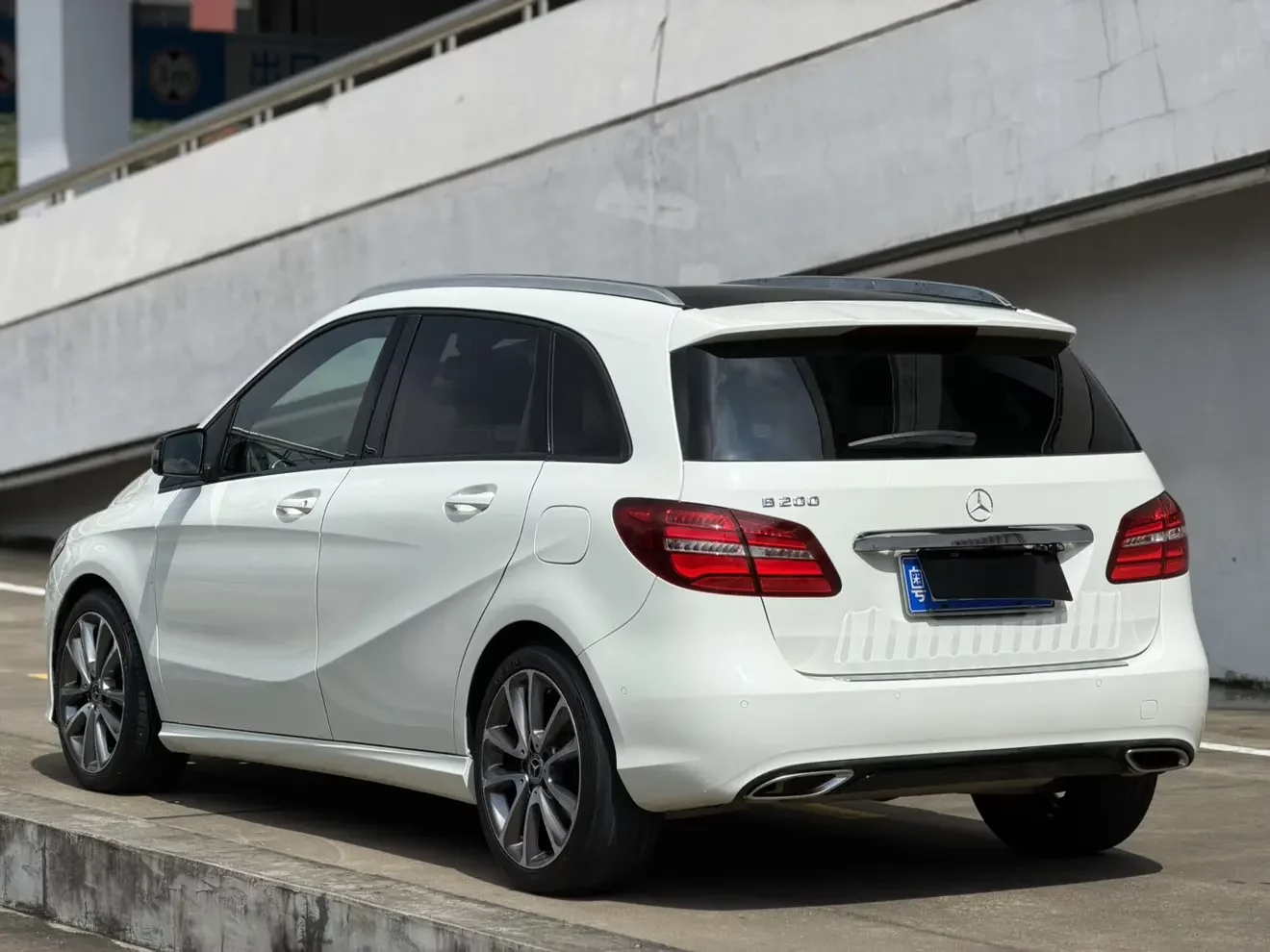 Mercedes-Benz B Class