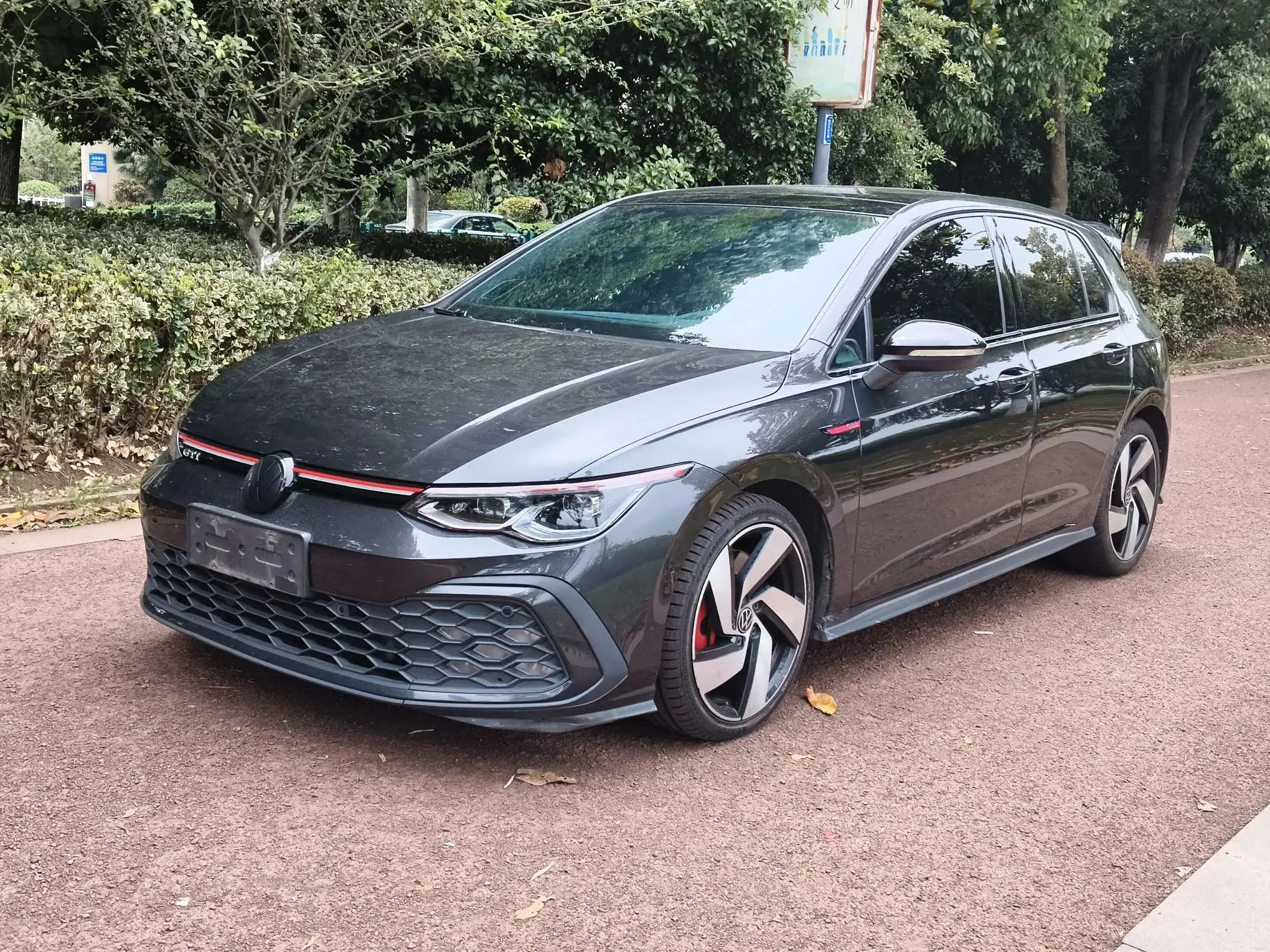 Volkswagen Golf GTI