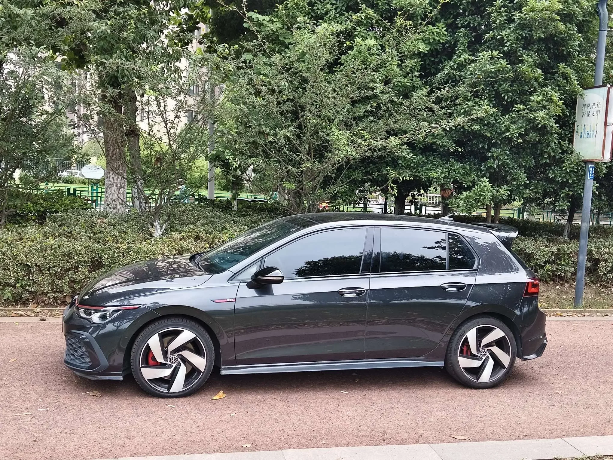 Volkswagen Golf GTI