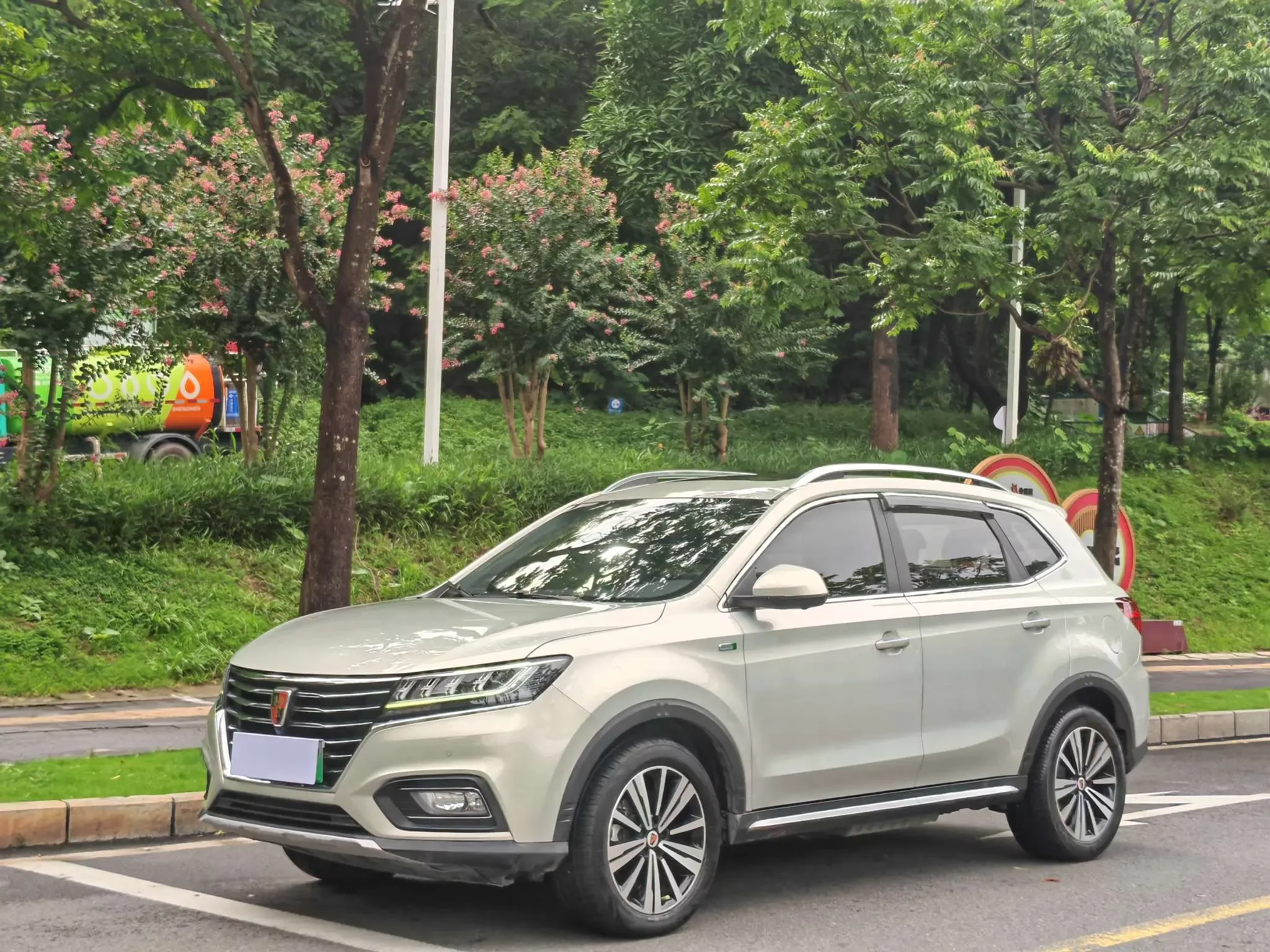 Roewe eRX5