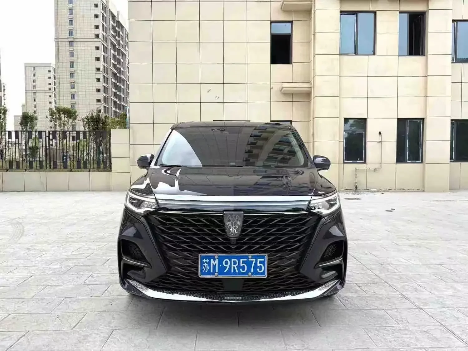 Roewe iMAX8