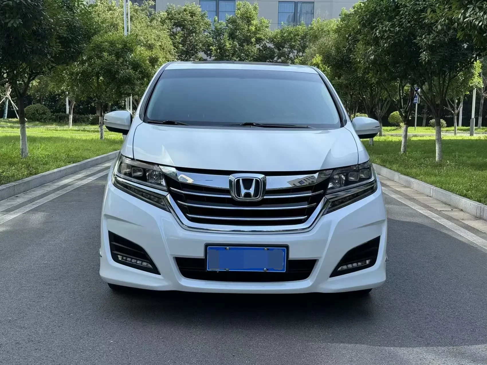 Honda Elysion (Alison)  из Китая