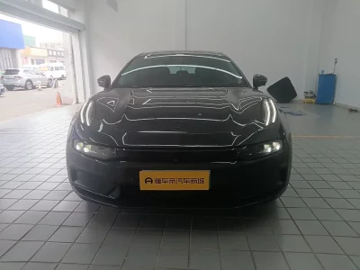 ZEEKR 001