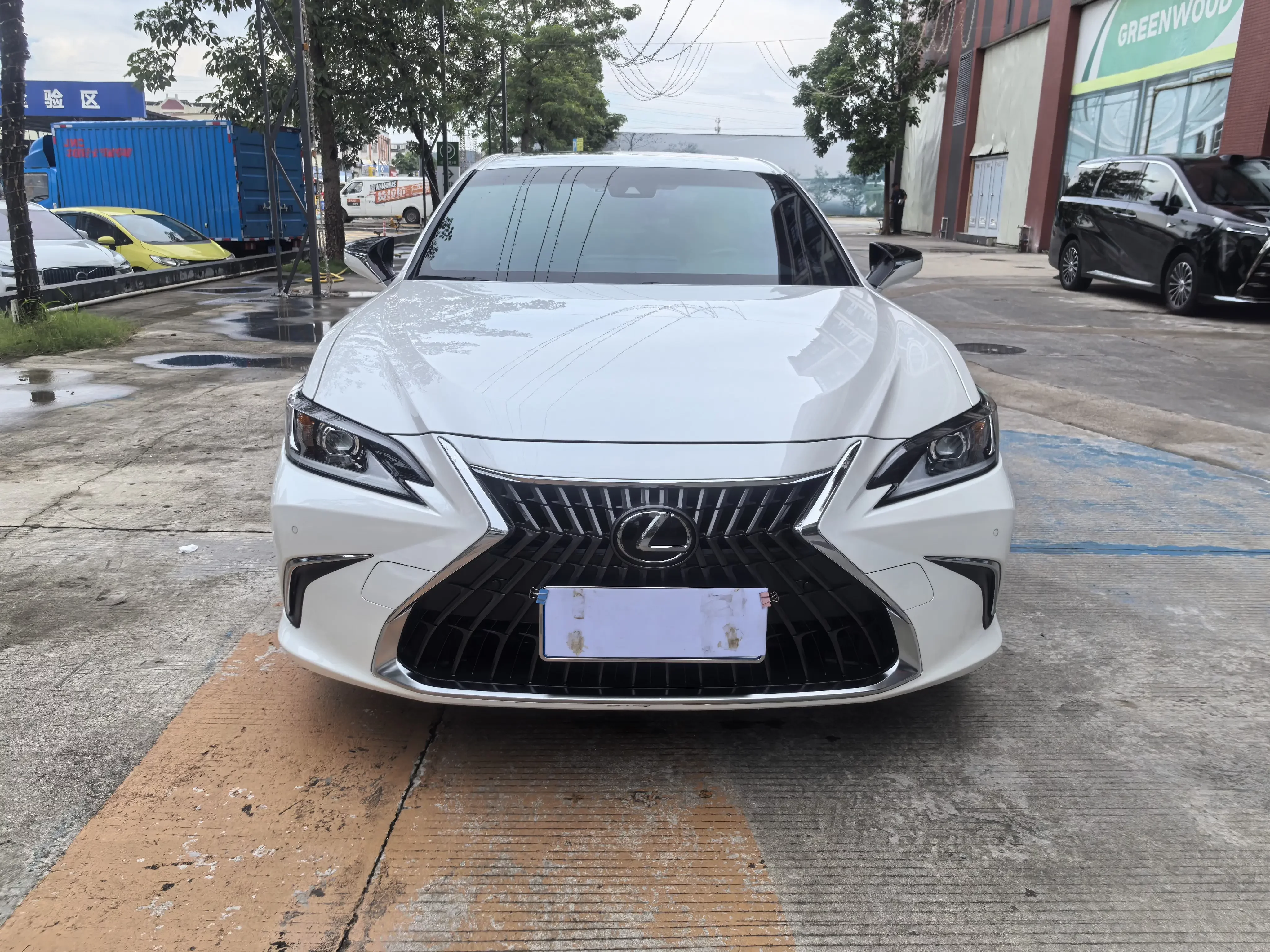 Lexus ES