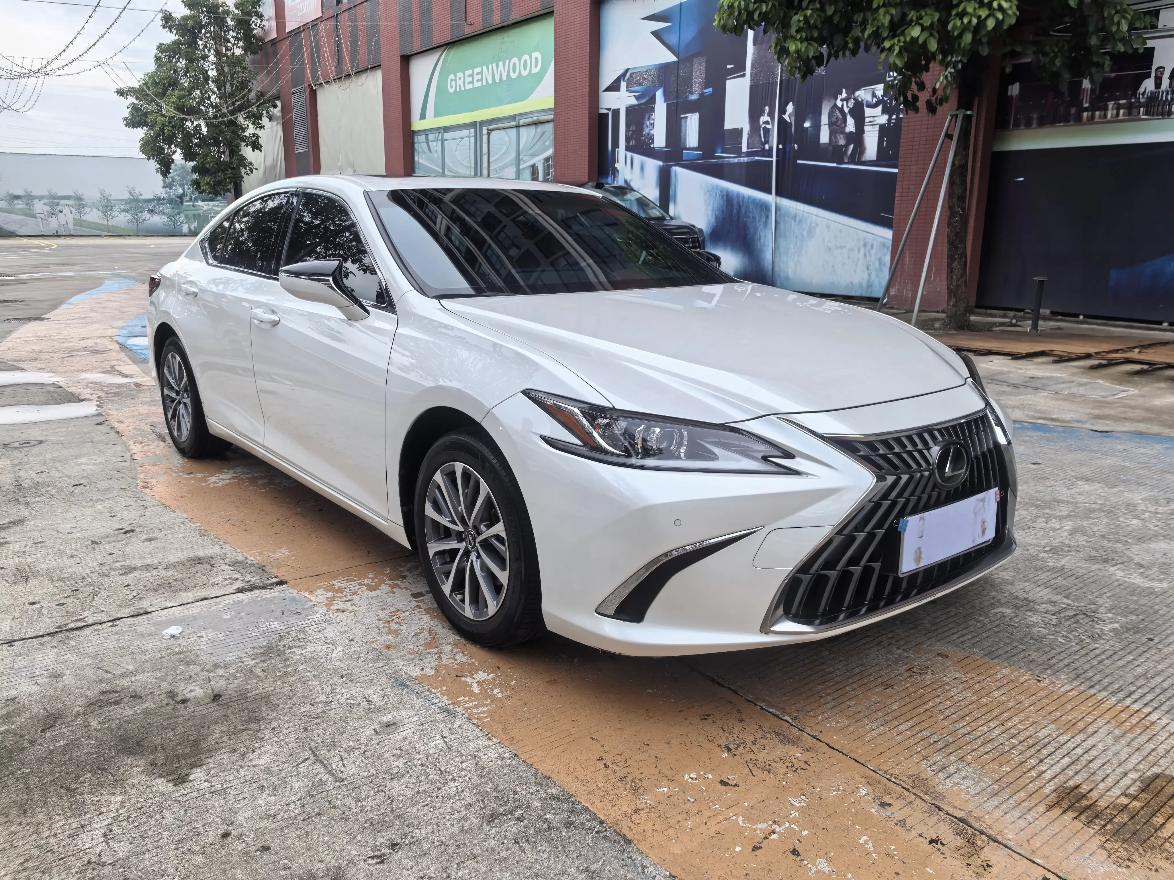 Lexus ES