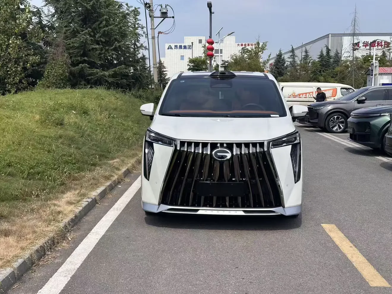 GAC Trumpchi aspires to the M8  из Китая