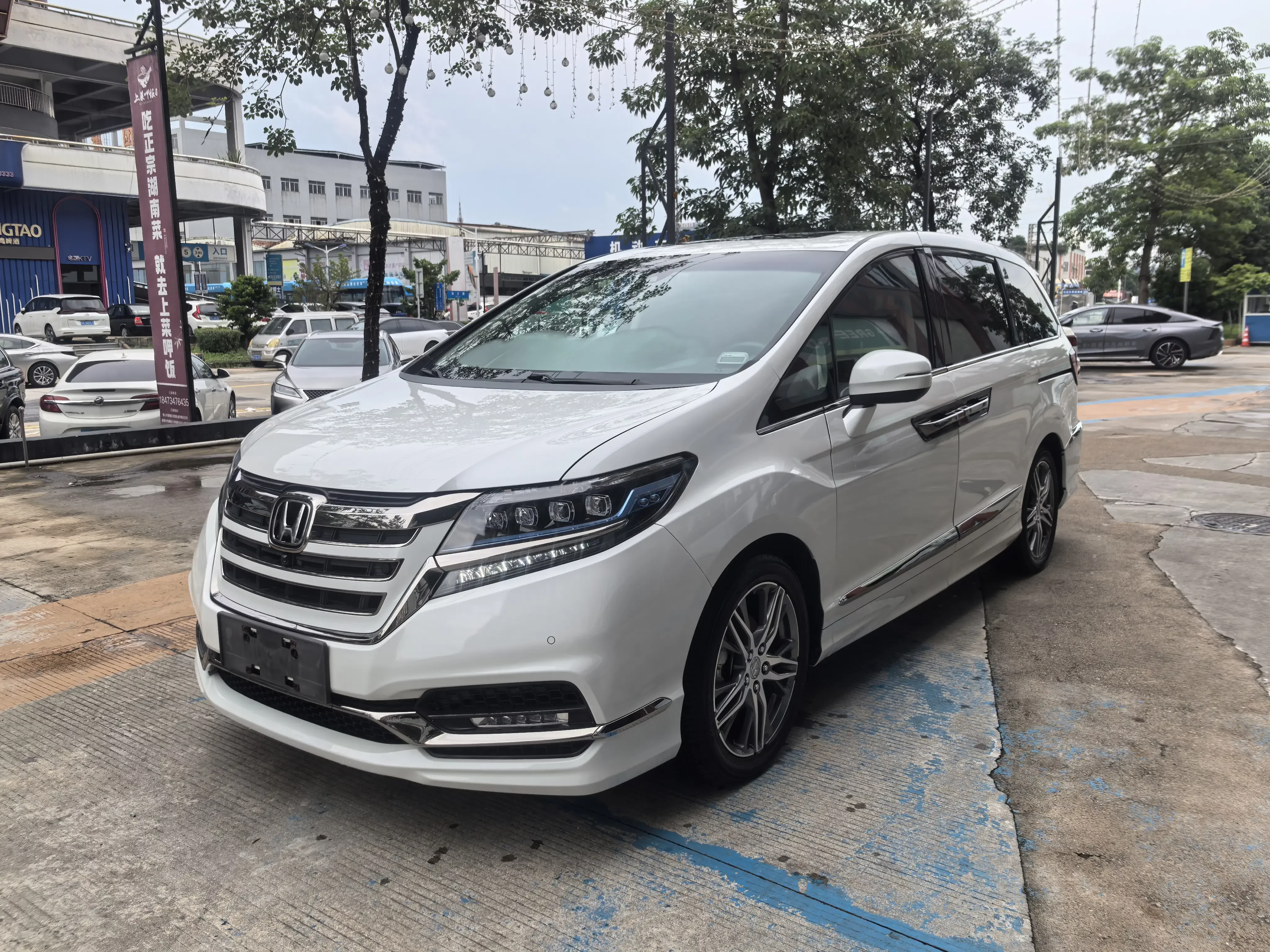 Honda Elysion (Alison)  из Китая