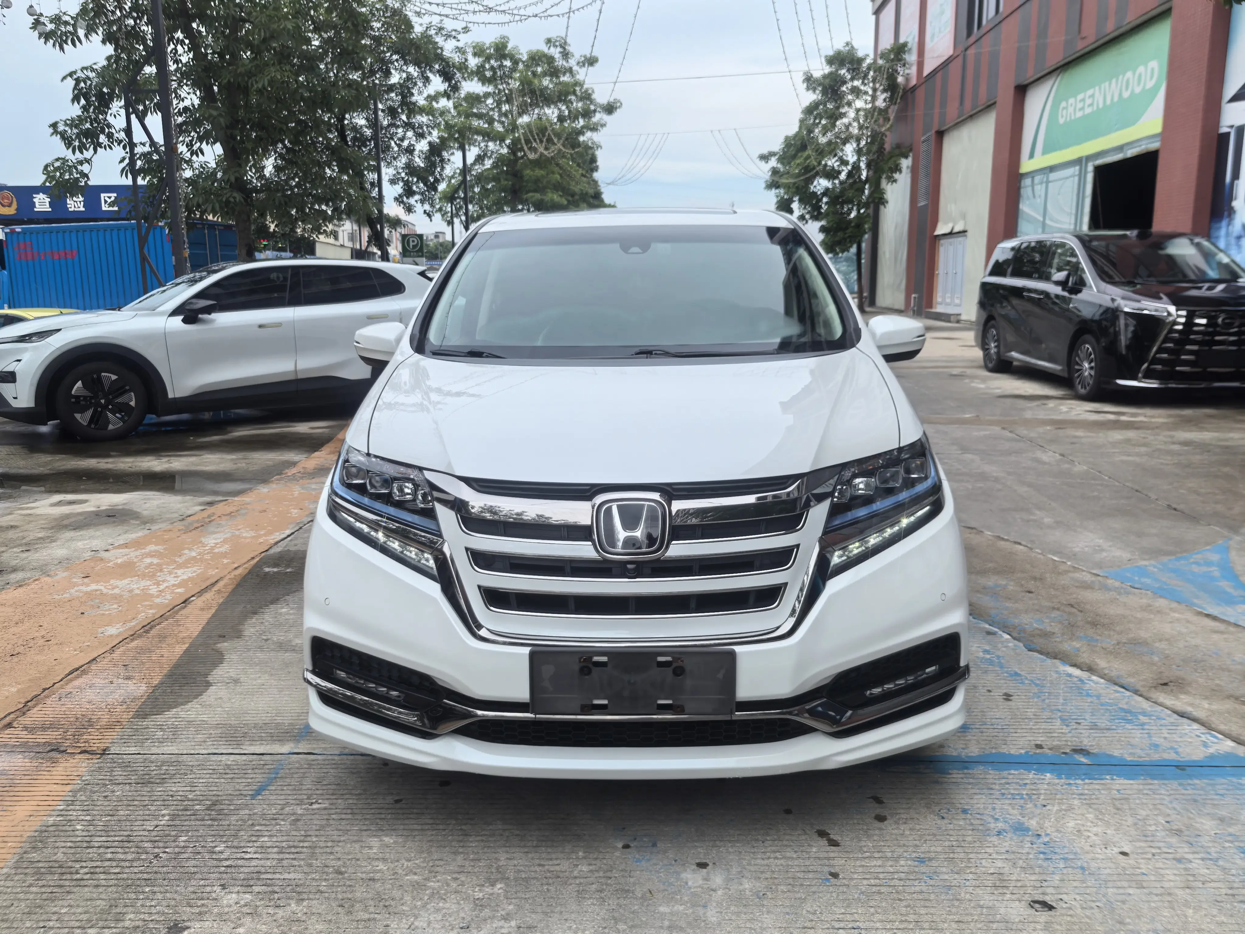 Honda Elysion (Alison)  из Китая
