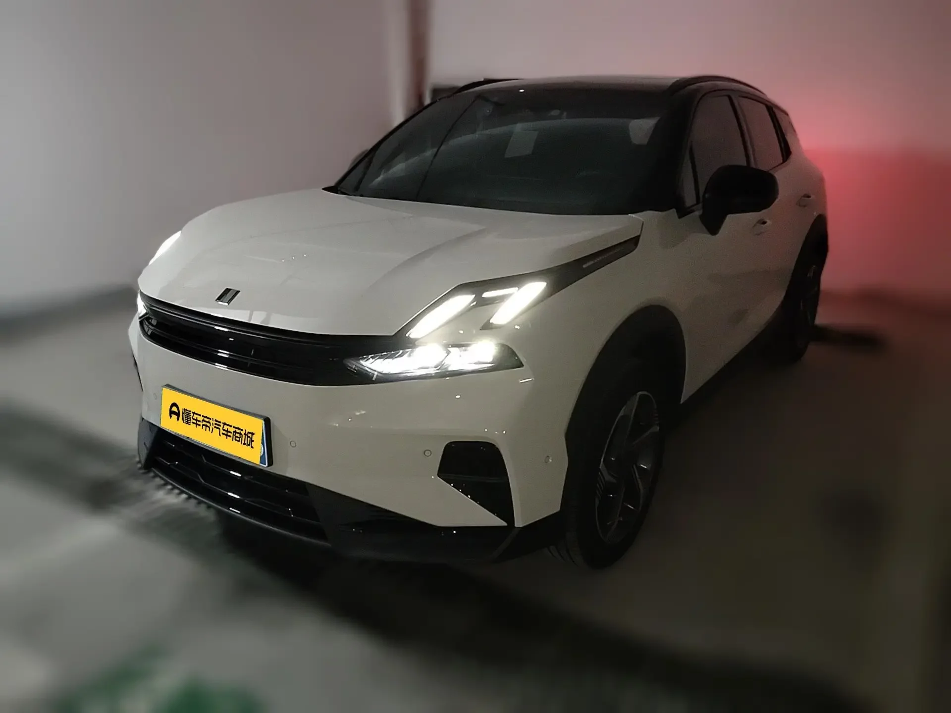 Lynk & Co 06
