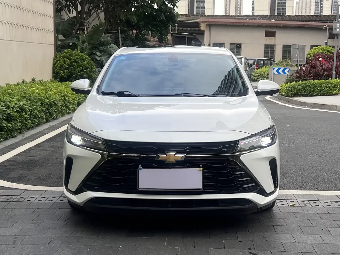 Chevrolet Monza (Cruze)  из Китая