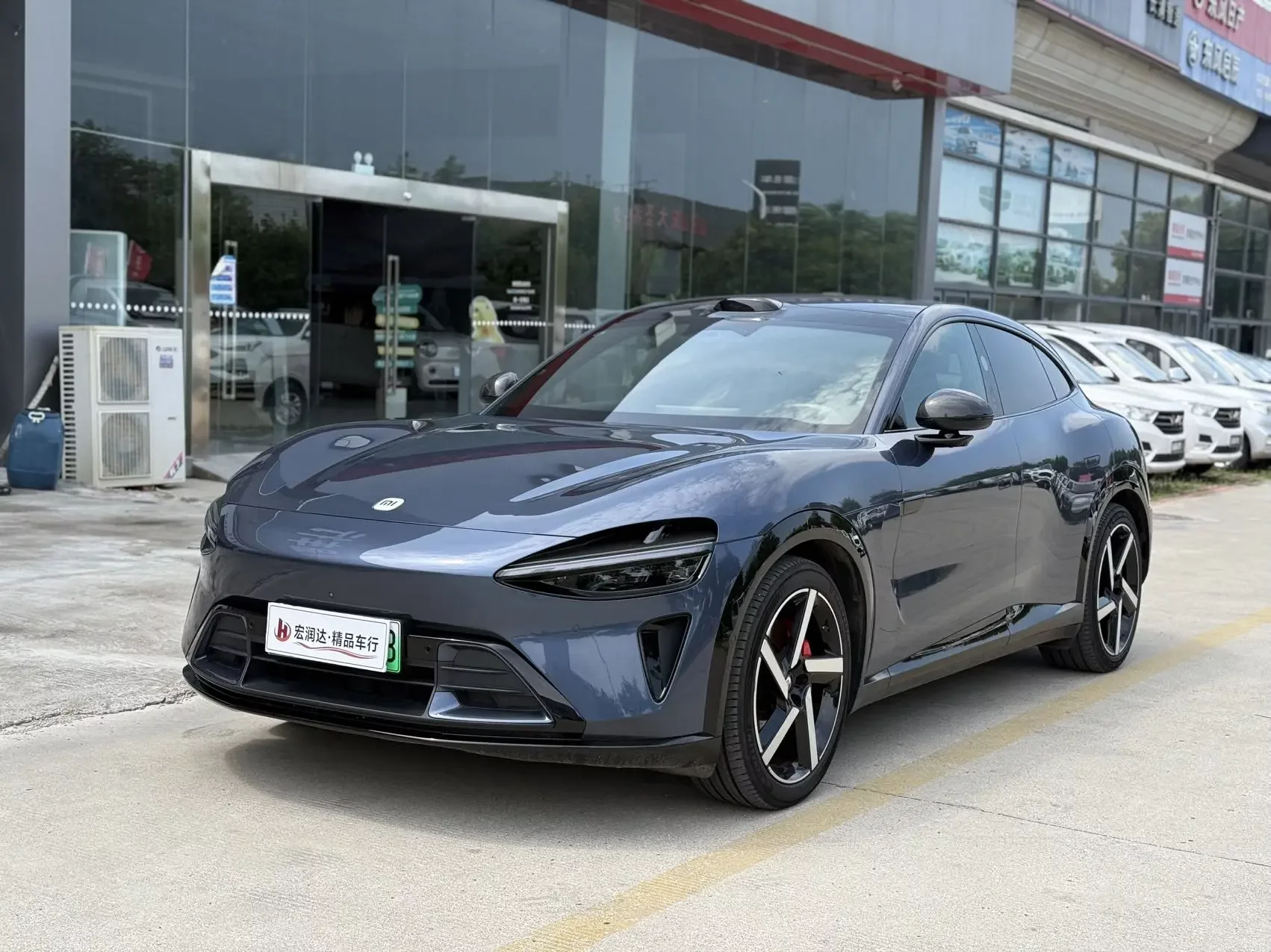 Xiaomi car Xiaomi YU7  из Китая