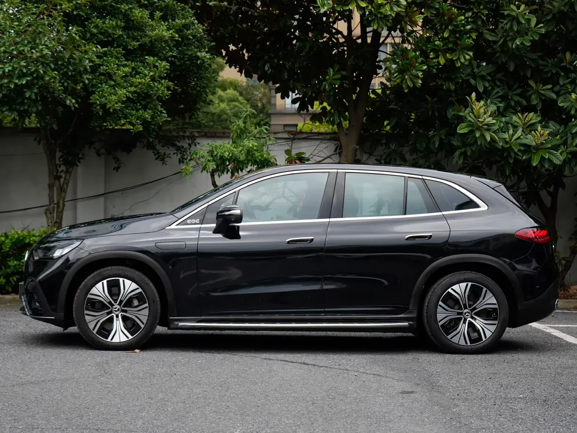 Mercedes-Benz EQE SUV
