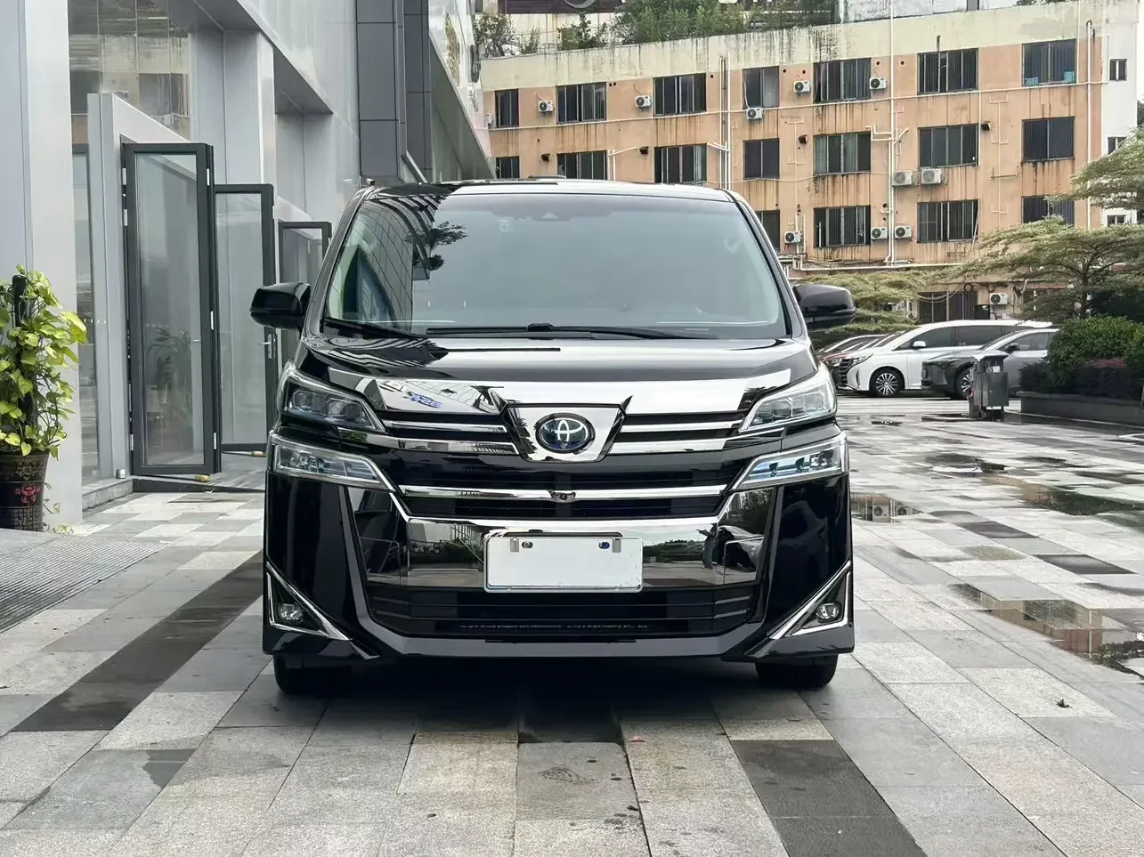 Toyota Crown Wellfire (Wilfa)  из Китая