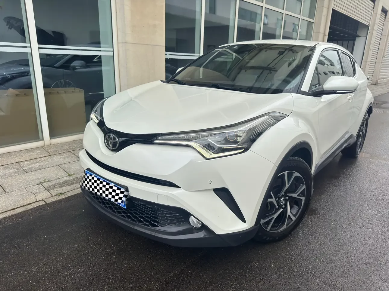 Toyota C-HR  из Китая