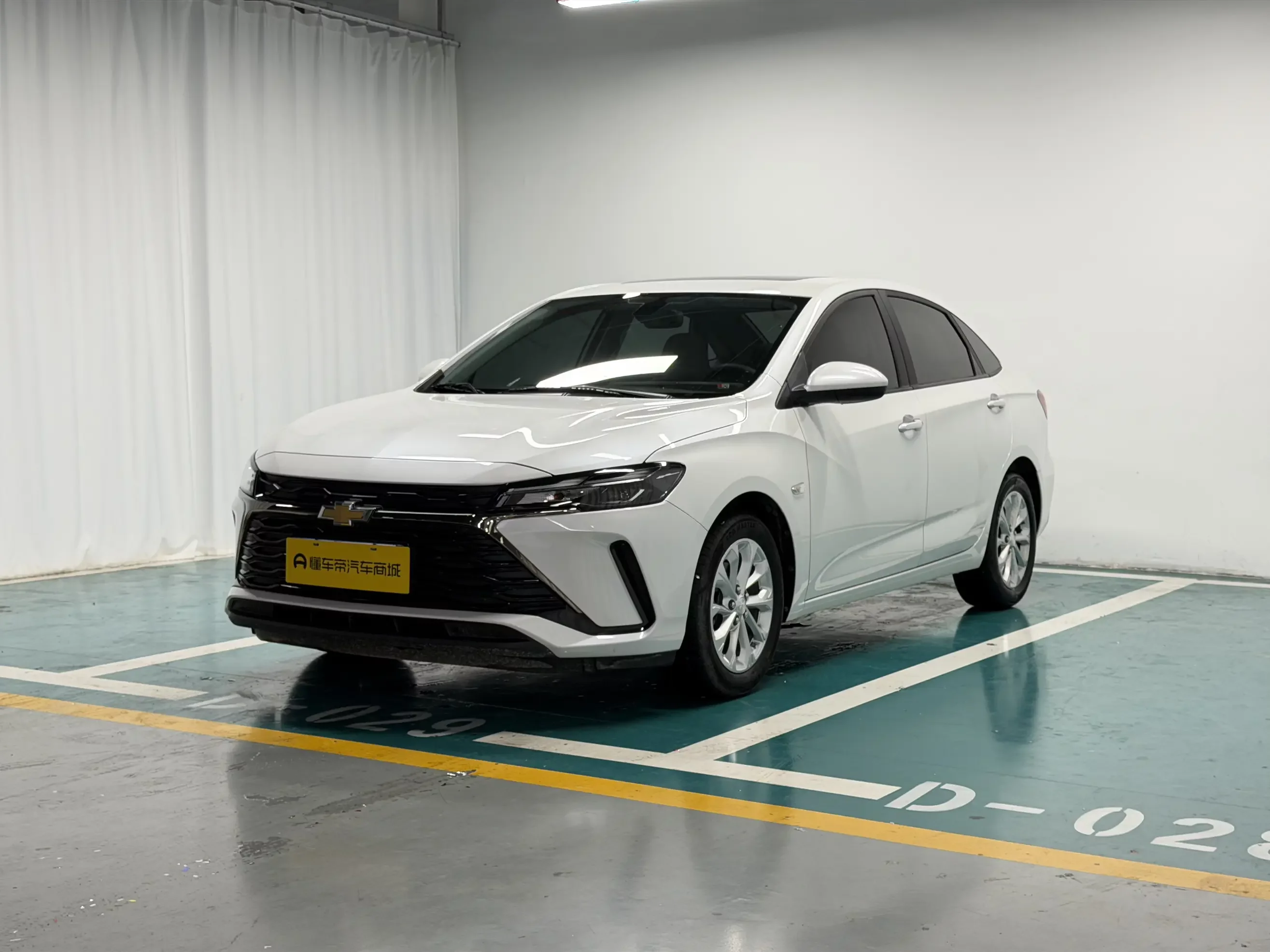 Chevrolet Monza (Cruze)  из Китая