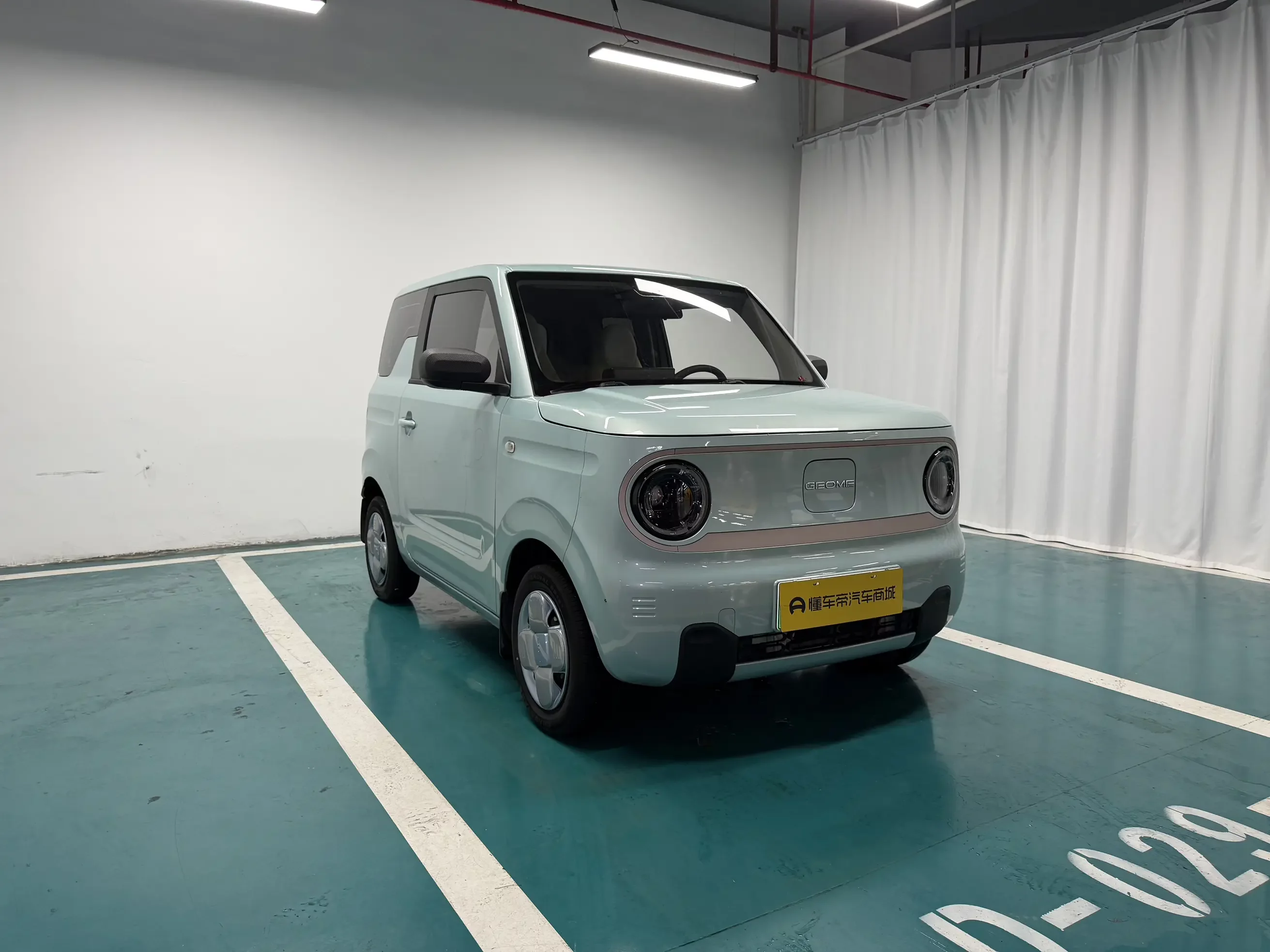 Geely panda