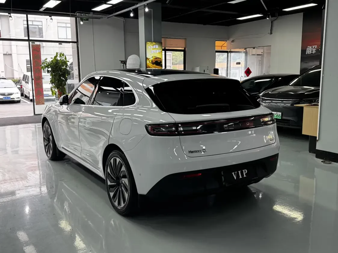 AITO M5
