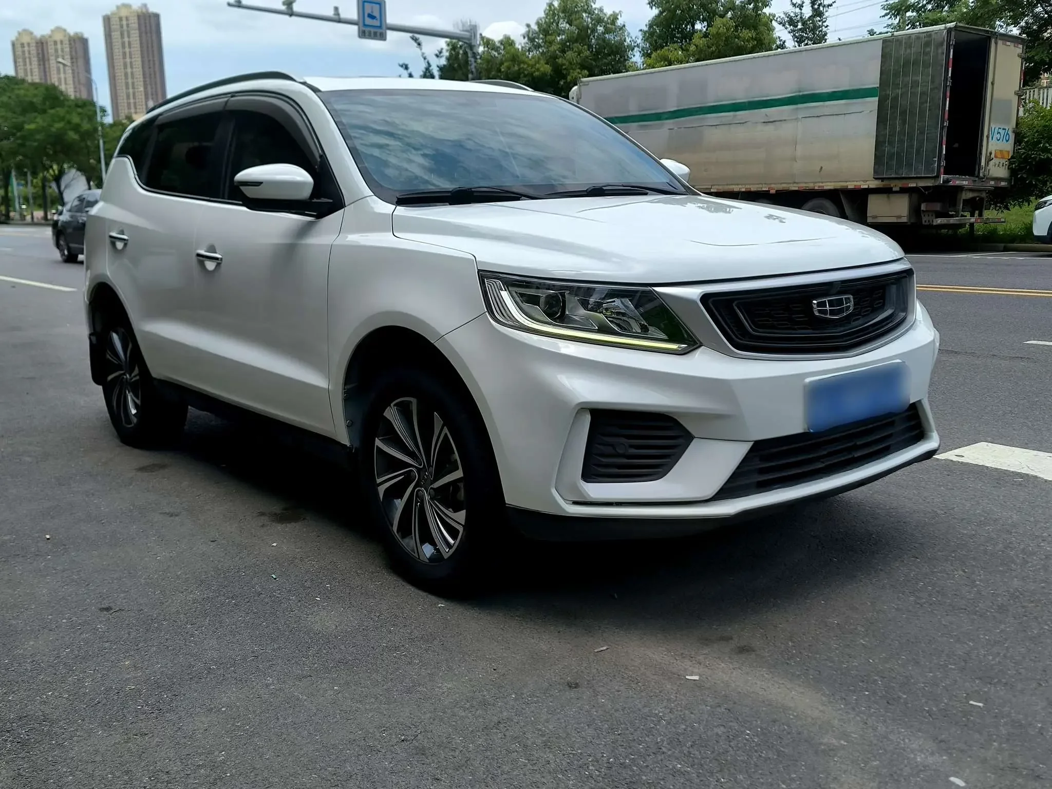 Geely Vision X6