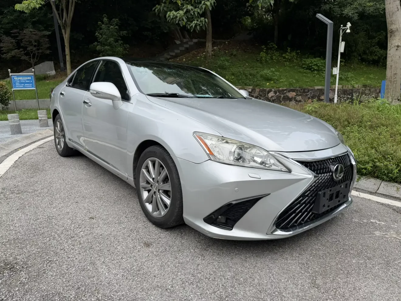 Lexus ES