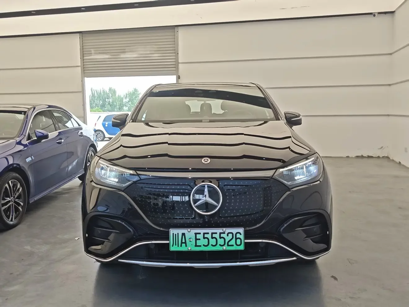 Mercedes-Benz EQE SUV
