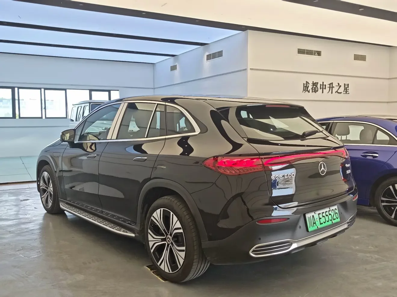 Mercedes-Benz EQE SUV