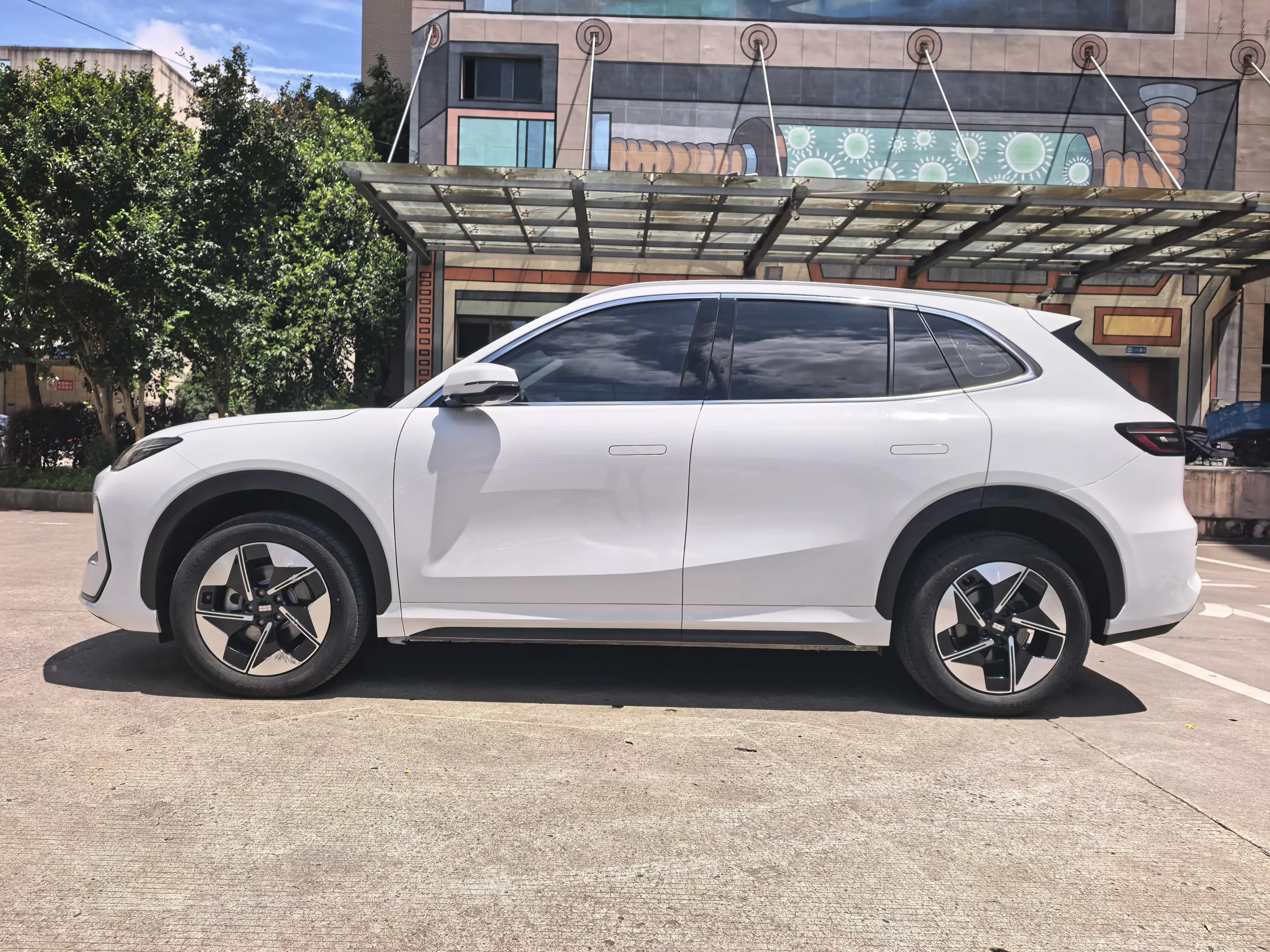 Geely Galaxy E5