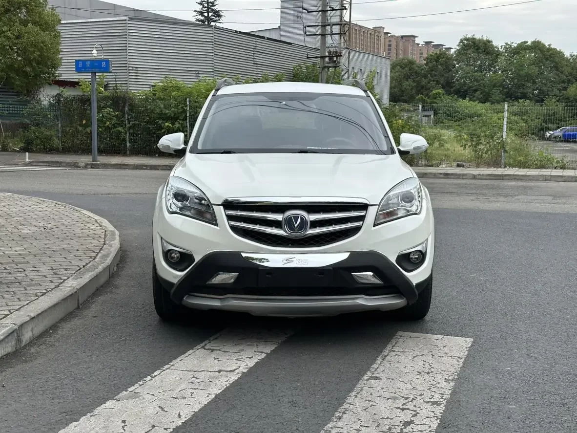 Changan CS35  из Китая