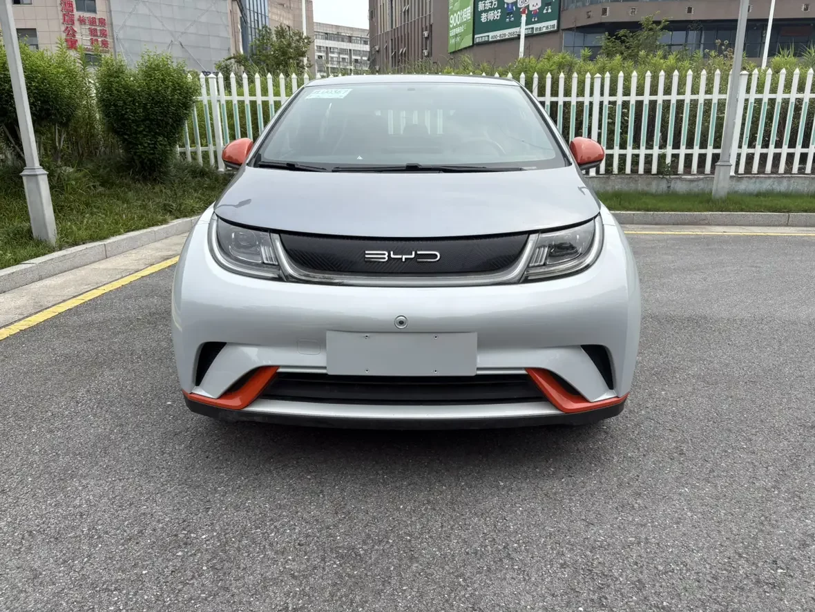 BYD dolphin  из Китая