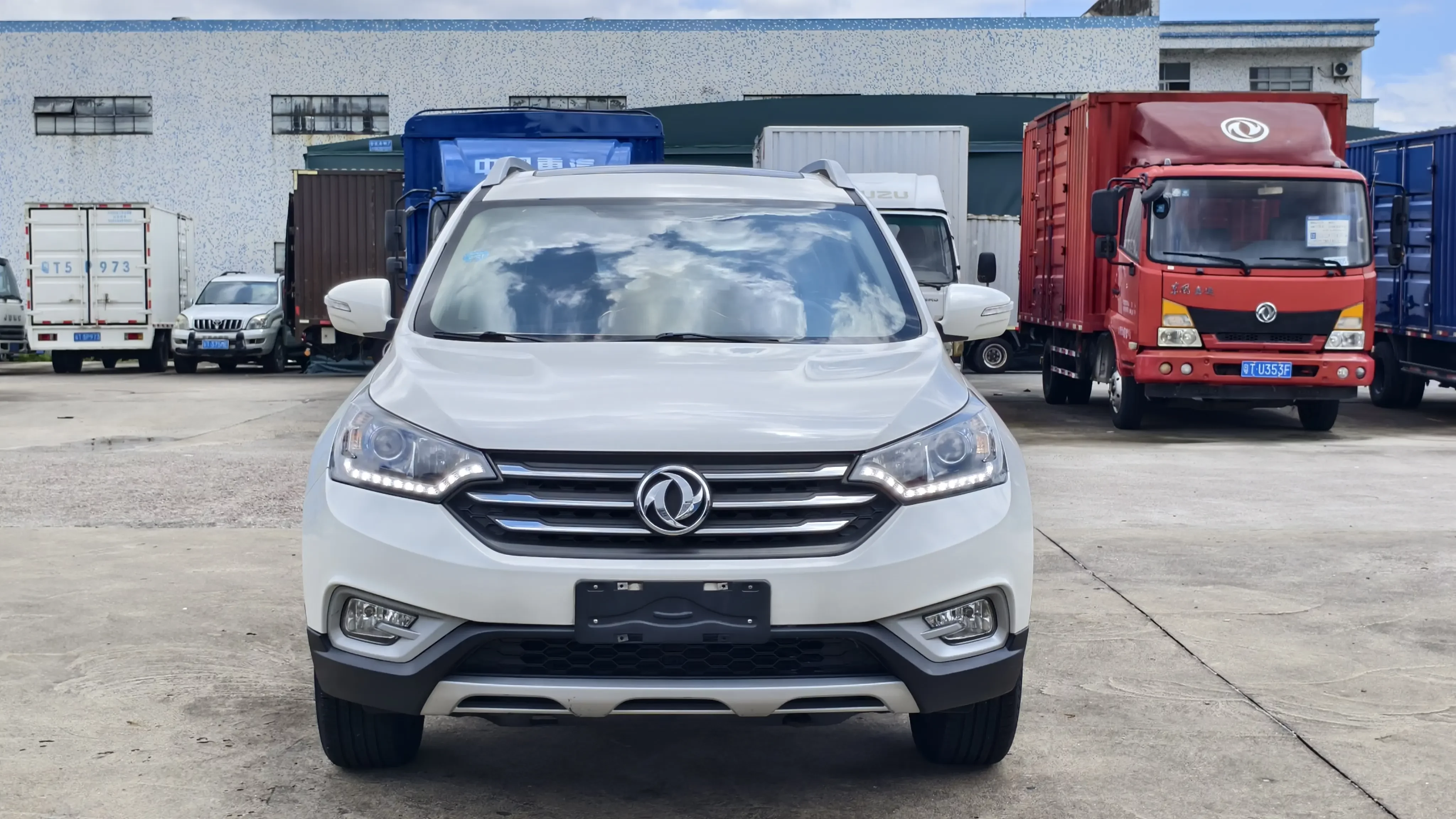 Dongfeng Fengshen AX7  из Китая