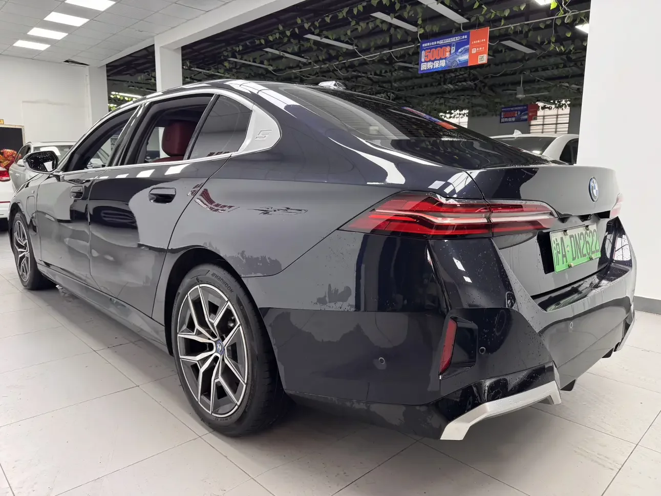 BMW i5