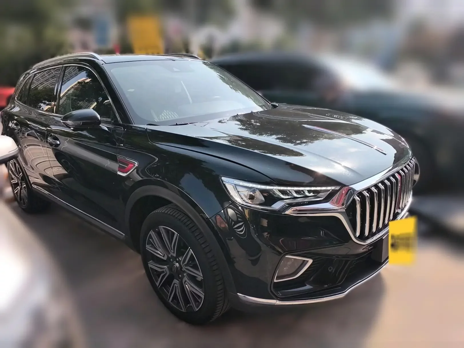 Hongqi HS5