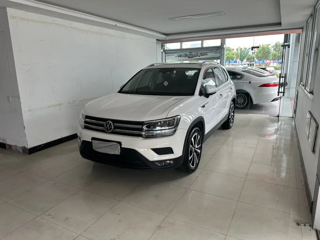 Volkswagen Tharu