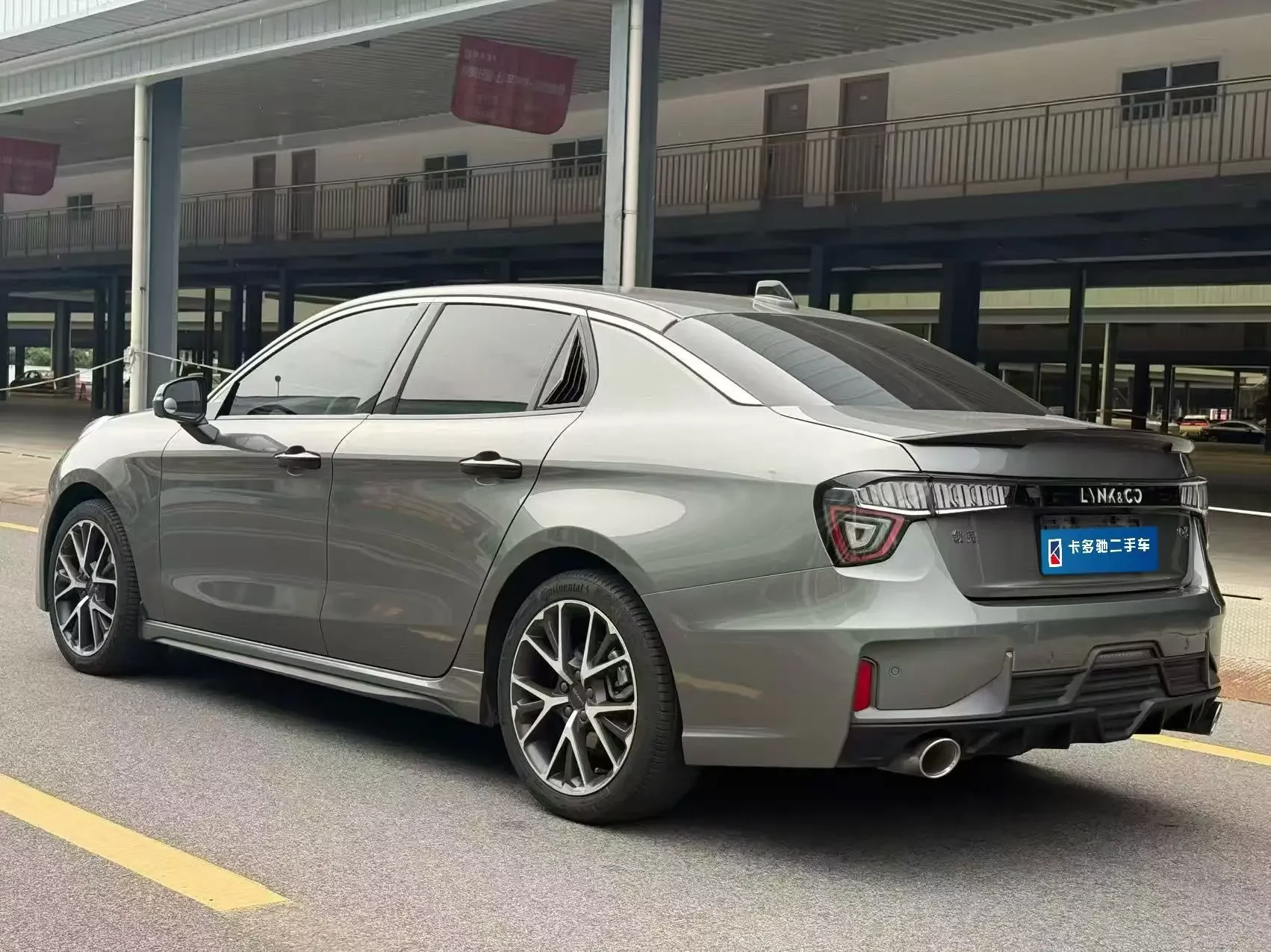 Lynk & Co 03