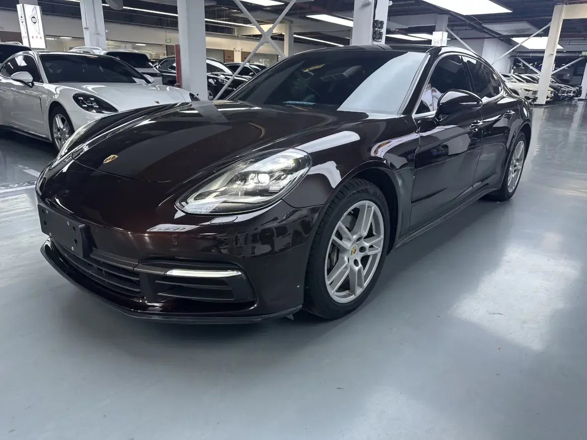 Porsche Panamera  из Китая