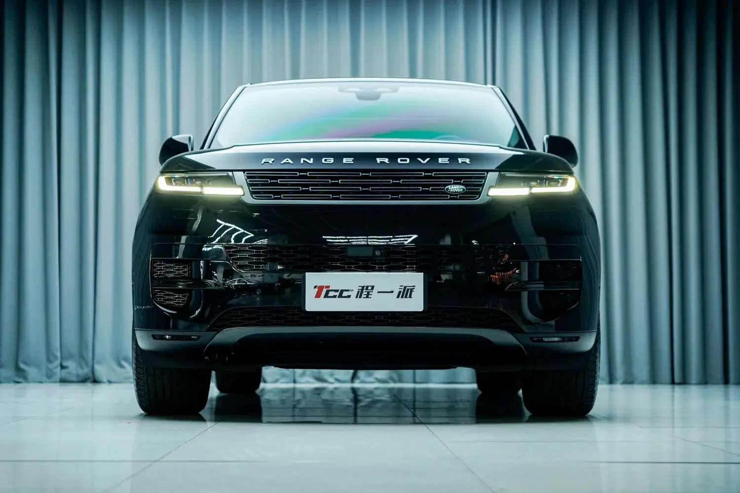 Land Rover Range Rover Sport  из Китая