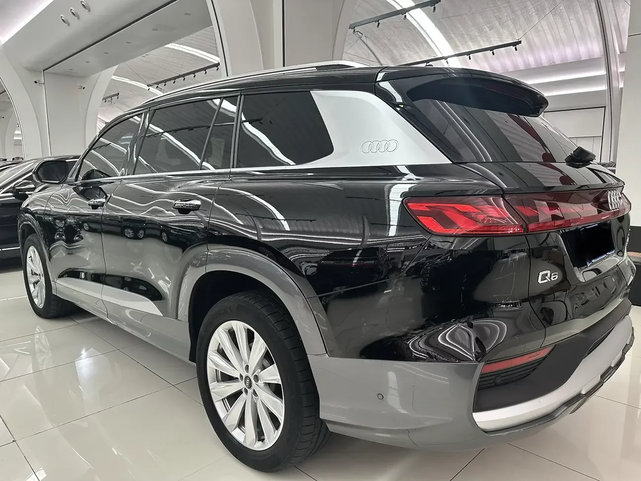 Audi Q6