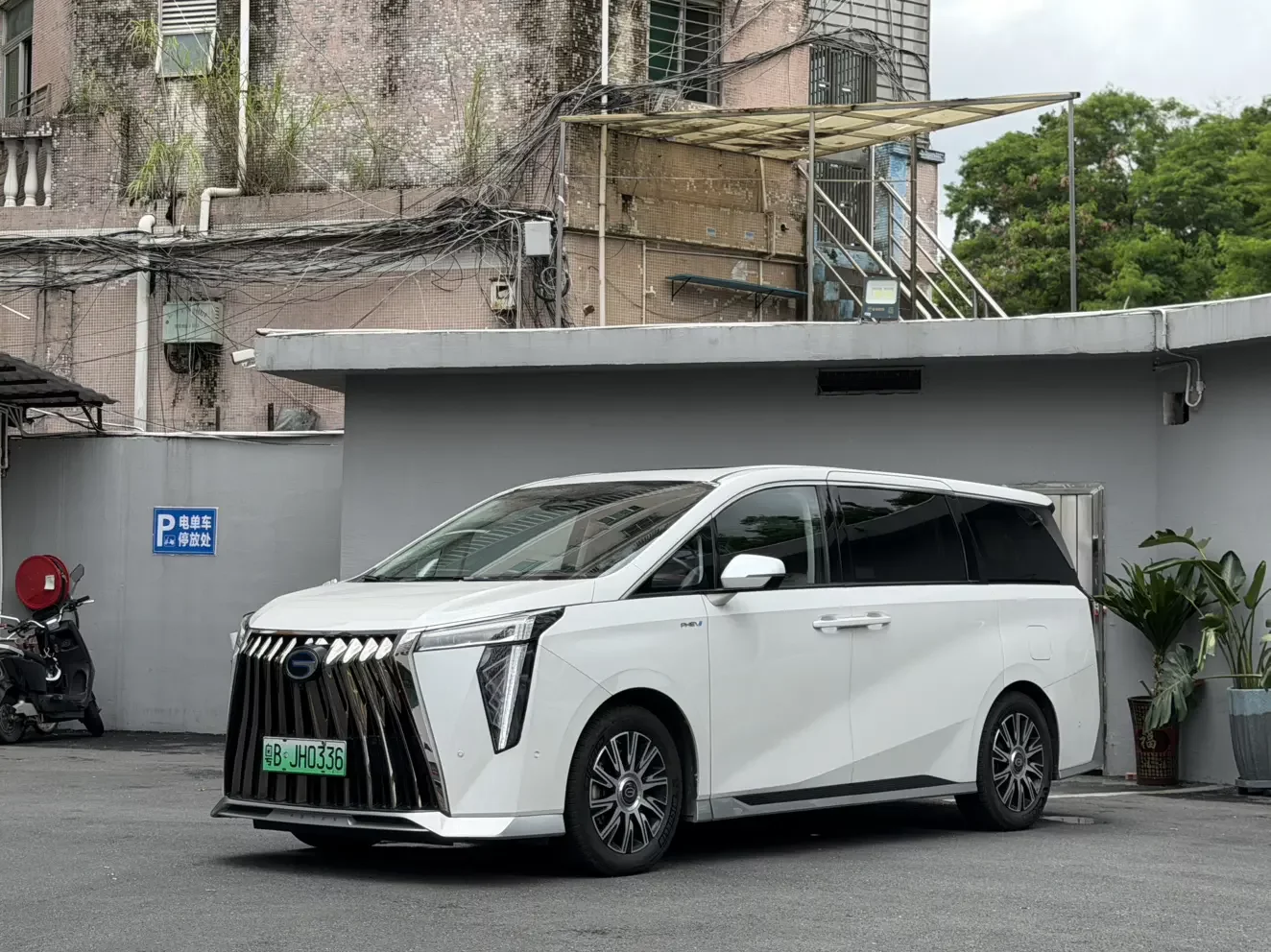 GAC Trumpchi E9 PHEV  из Китая