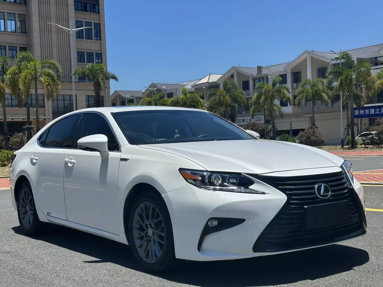 Lexus ES