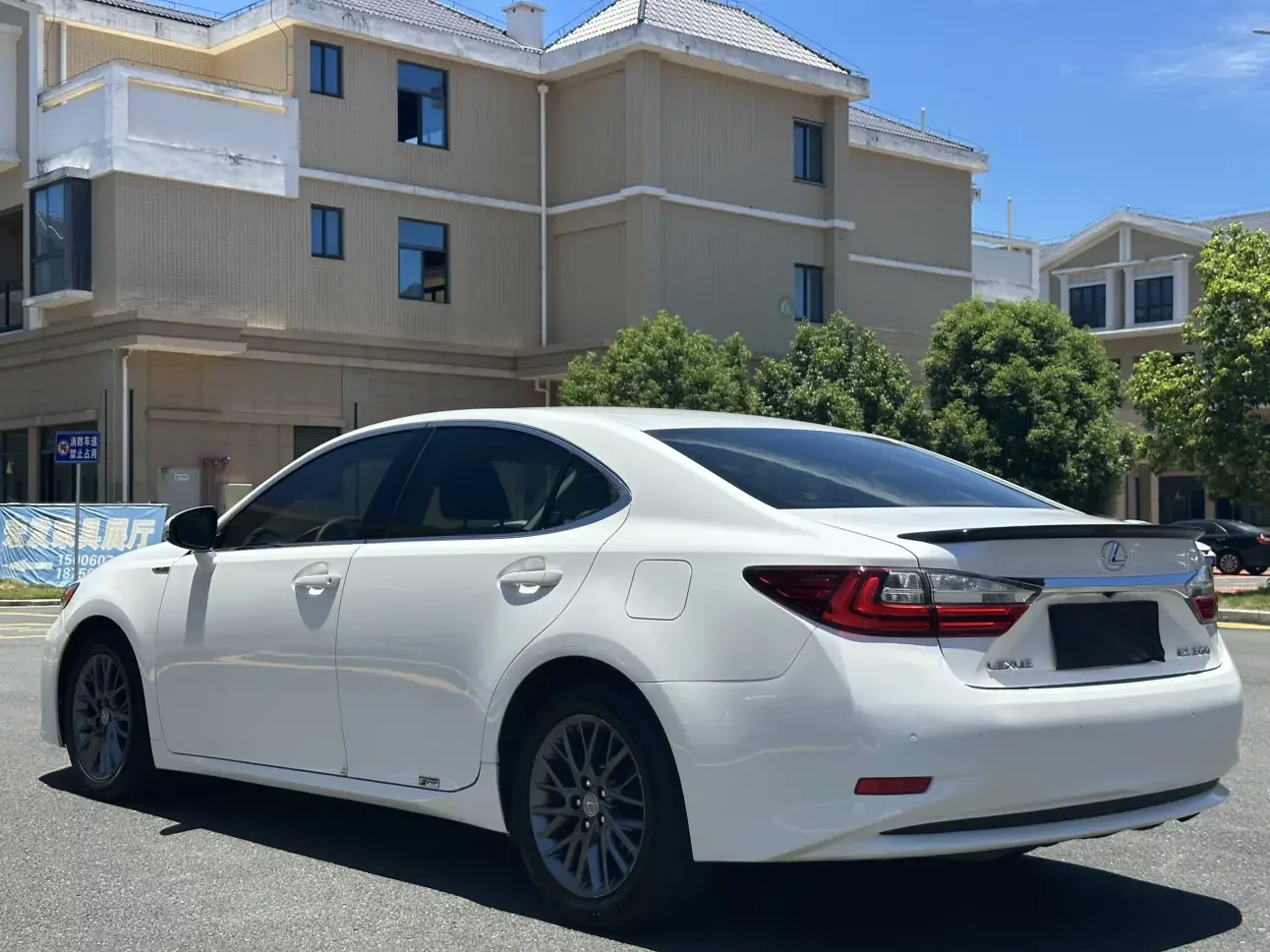 Lexus ES