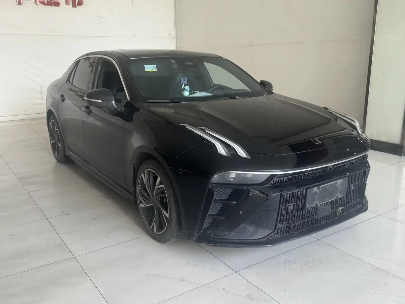 Lynk & Co 03