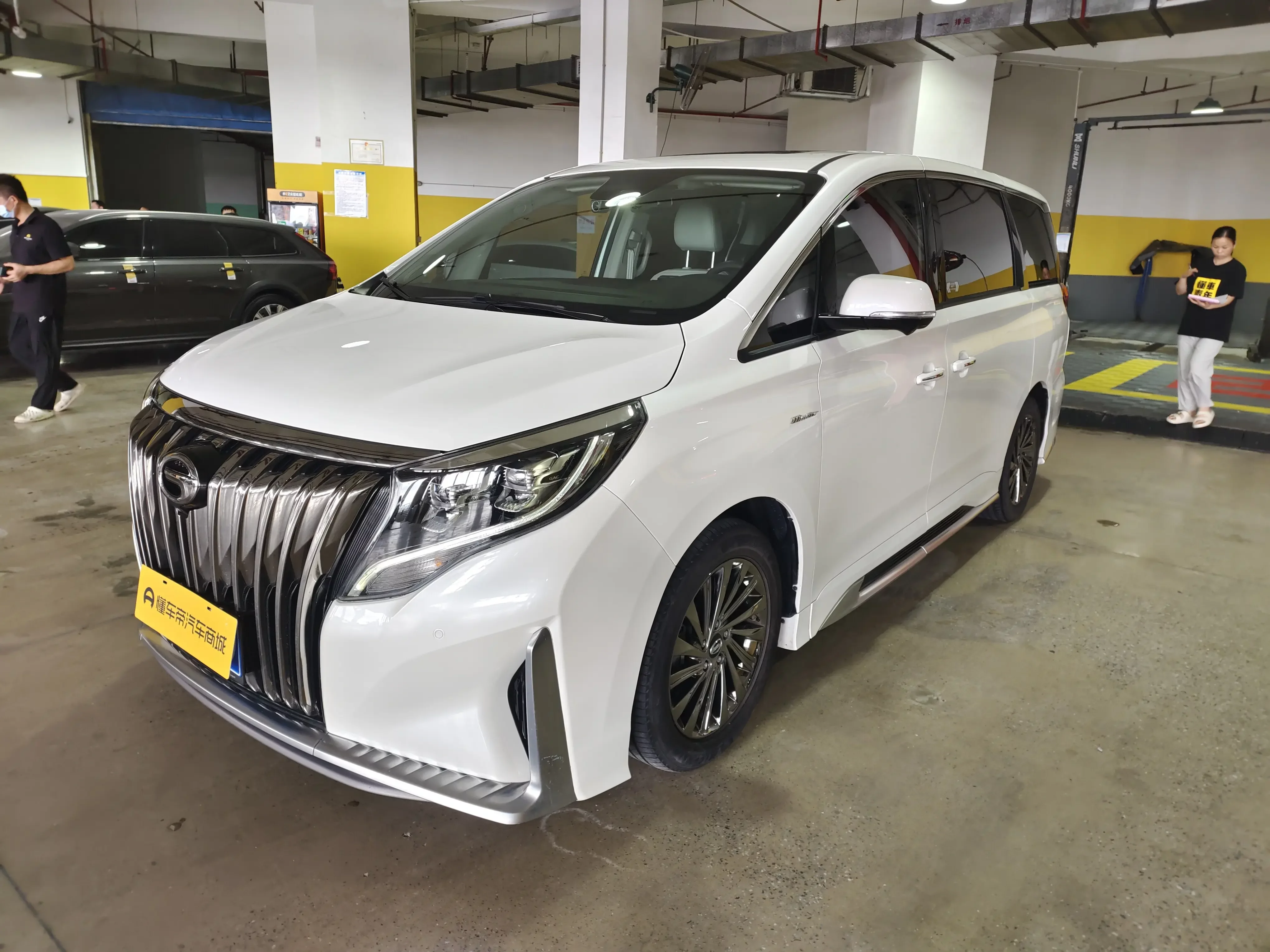 GAC Trumpchi M8  из Китая