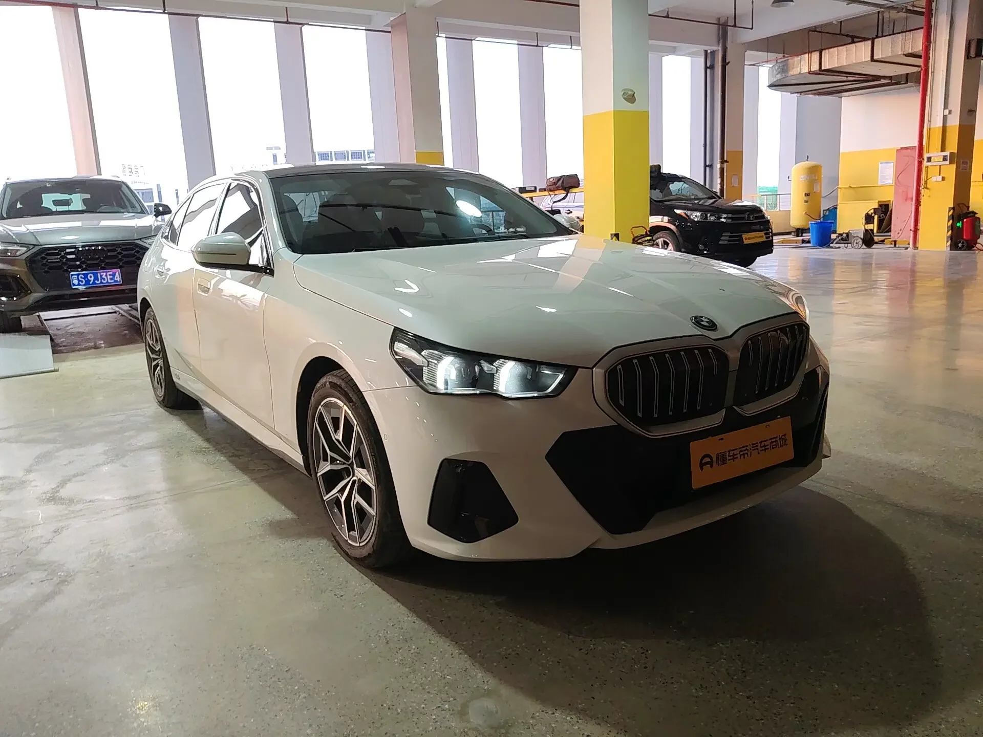 BMW i5