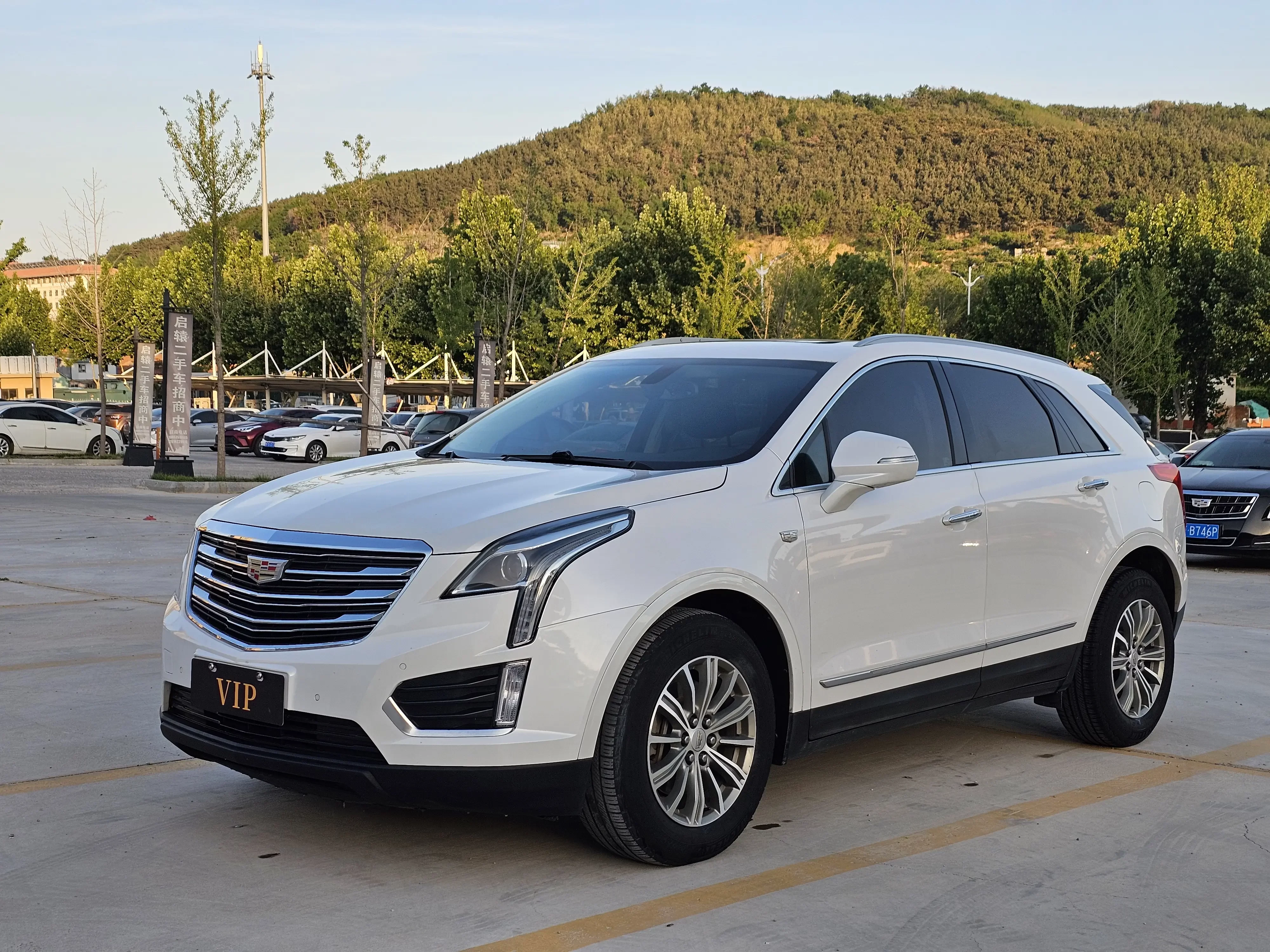 Cadillac XT5  из Китая